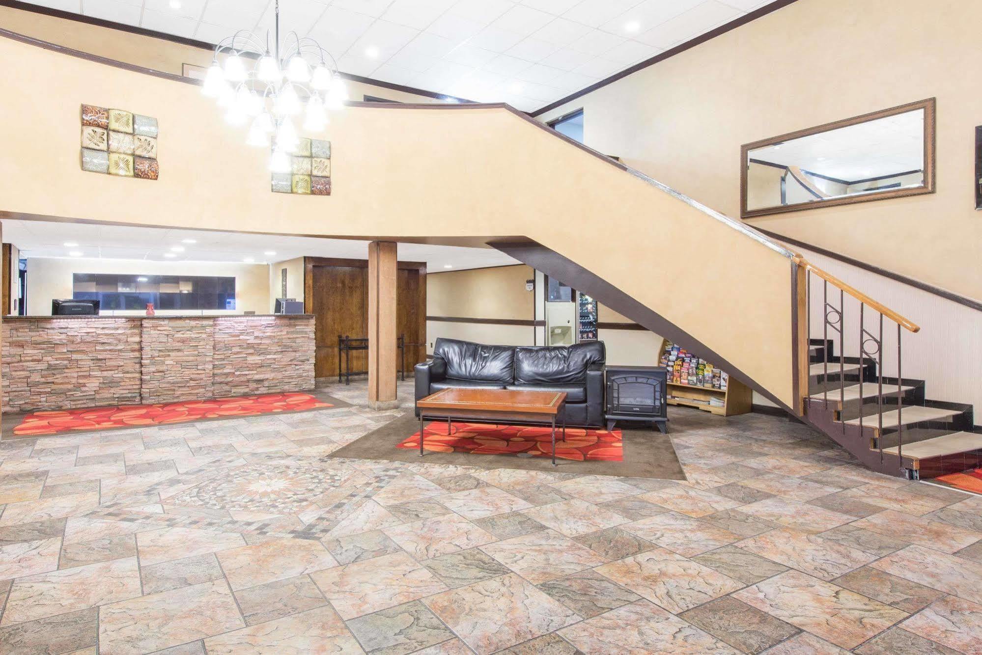 Ramada By Wyndham Albuquerque East Hotel Eksteriør billede