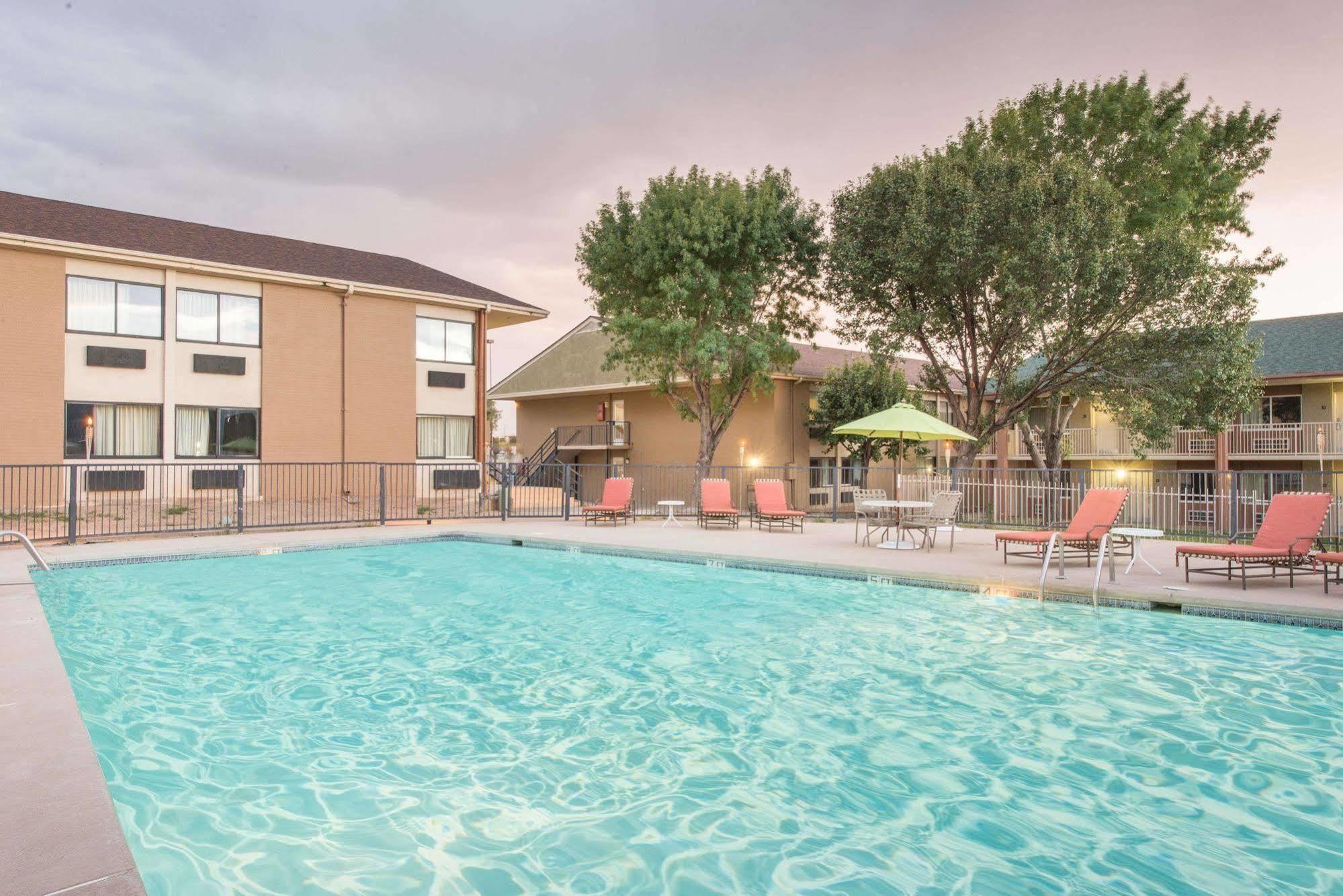 Ramada By Wyndham Albuquerque East Hotel Eksteriør billede